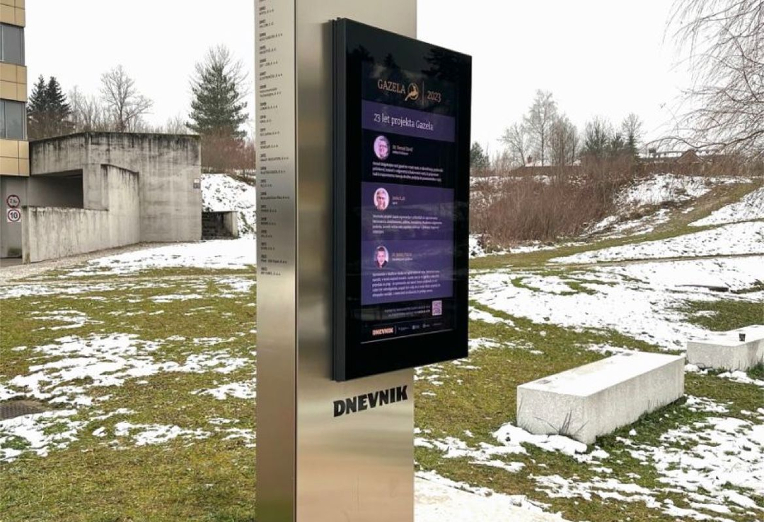 Infinitus Digital Signage Outdoor Display