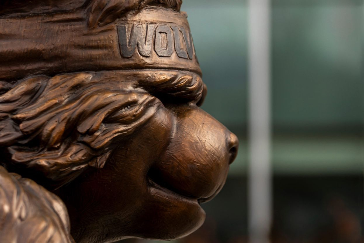 Cobber statue of the Utah Valley University Mascot Willy