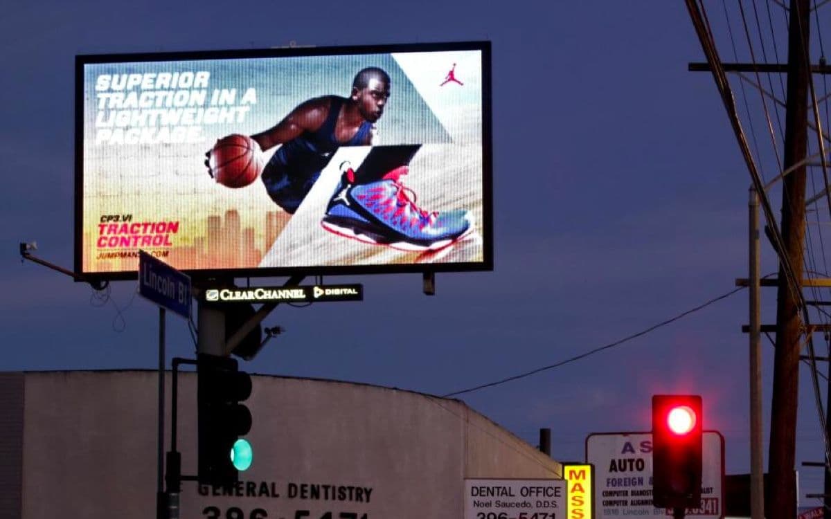 Versatile Digital Signage software for Billboards, Tailored to Any Size