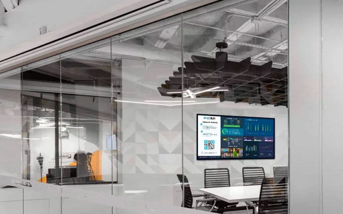 Office digital signage for maximum exposure and always informed employees