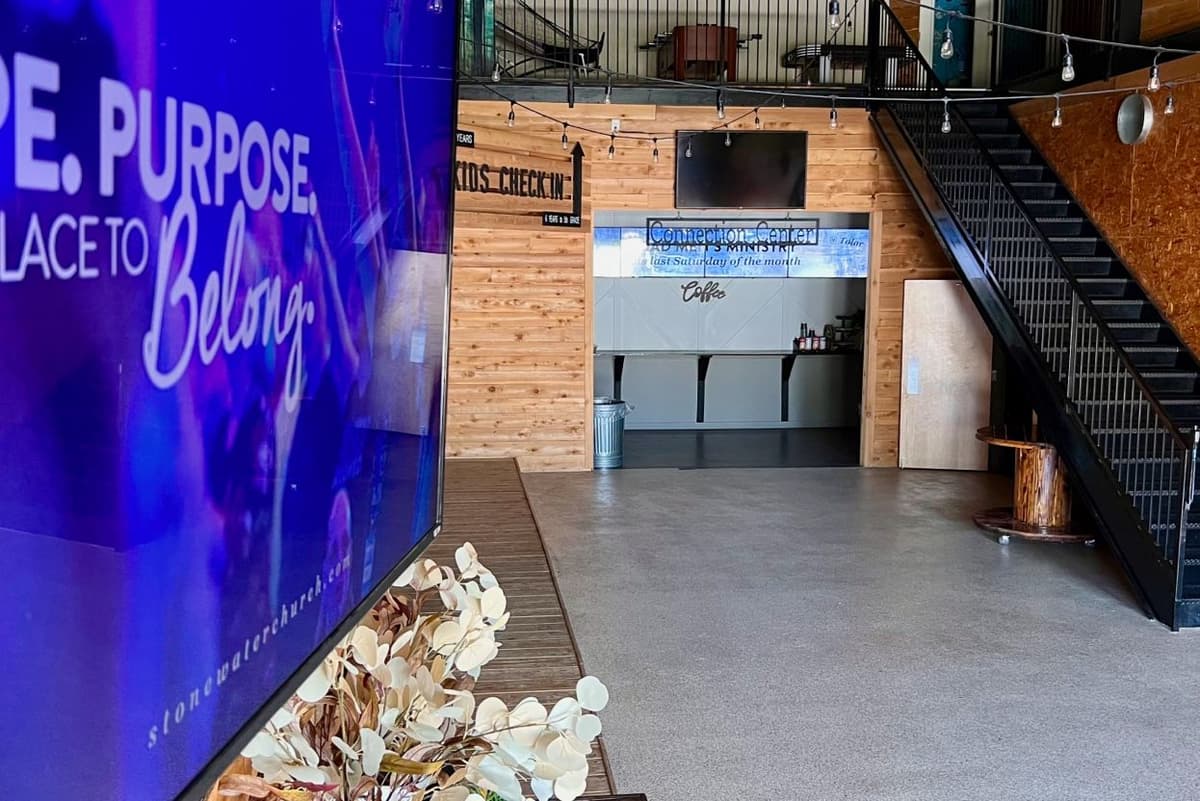 Digital Signage Welcome Screen At Stonewater Church