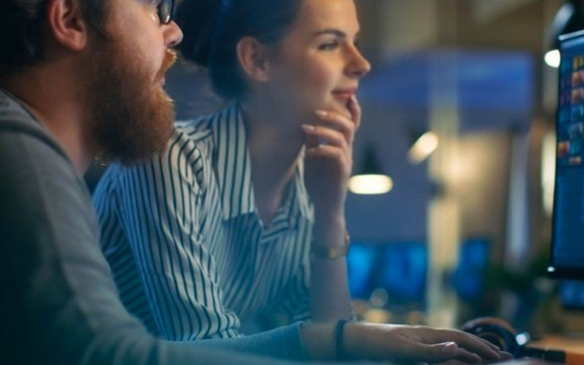 Play Digital Signage: The All-in-One Digital Signage Solution Featuring an Integrated Editor
