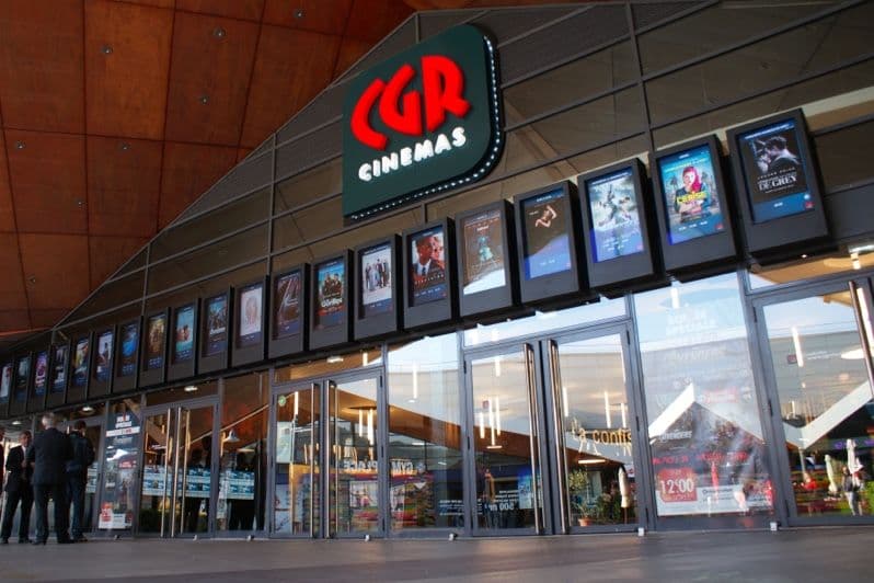 Cinema digital signage solution