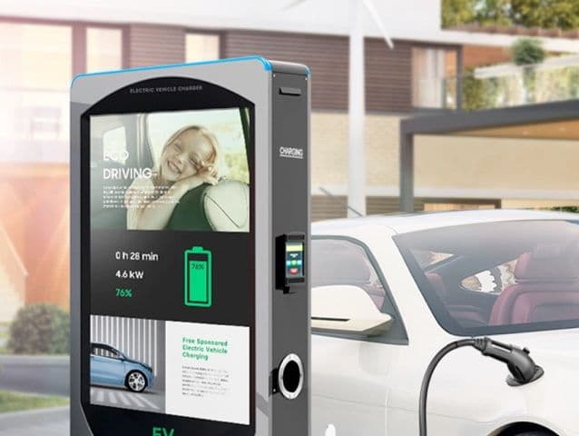 Samsung Tizen OHA-S Serie Signage Display at the Charger Station