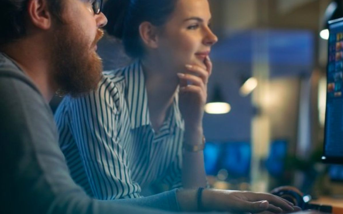 Play Digital Signage: The All-in-One Digital Signage Solution Featuring an Integrated Editor